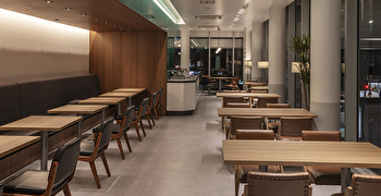 『blue temrinal - the restaurant -』『ALL DAY CAFE ＆ DINING“The Blue Bell”』etc.／株式会社バリューテーブル 求人