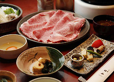株式会社 日山（すき焼割烹 日山／WAGYU 日山） 求人 「時を超えた、和牛のもてなしを。」このコンセプトの基、時を超えても忘れることのない食の感動を、ご提供しています。
