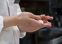 SUSHI BAR 銀座楼 求人 深夜勤務できる方を大歓迎、大募集！
