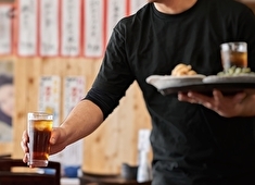 株式会社 酒と飯 求人 お客様だけでなく、スタッフも笑顔でいられる…そんなお店・会社づくりを大切に今後も展開をしていきます。