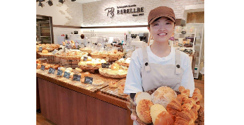 Bakery&Patisserie REBELLBE (リベルべ)／株式会社Az 求人