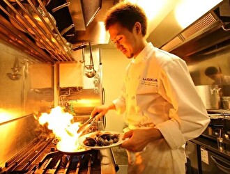 【LA BODEGA 銀座店】【Le Beurre Noisette TOKYO】etc／株式会社アキナイ 求人