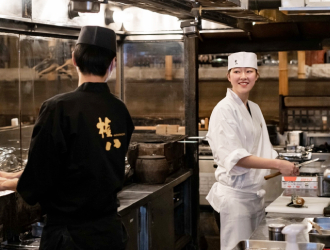 株式会社グローバルダイニング 求人 和食や居酒屋の経験者も大歓迎です。海外のお客様にも多くご利用いただくお店で日本の食文化を伝えていきましょう。