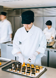 株式会社 HiOLI 求人