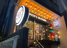 マンチズバーガーシャック 求人 今後、店舗展開する時も決して急がず、しっかり余裕とこだわりを持って1店舗1店舗丁寧に作り上げて展開していく方針です