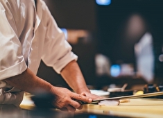 『Japanese Restaurant Aki』／『Sushi Aki』／a to joyグループ ☆ハワイエリア採用本部 求人 日本でも各種事業を展開するグループだから、間違いのないクオリティの提供と共に従業員が安心して過ごしていける好環境！