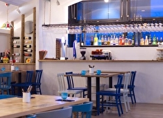 Trattoria・La・Puglia（トラットリア・ラプーリア） 求人 カフェのようなカジュアルな空間で、気取らず美味しいイタリアンを楽しんでいただきます。