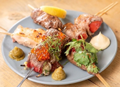 『CHARCOAL STAND NOGE』／株式会社Def eat（デフイート） 求人 五感で楽しめる料理を提供！味にも絶対の自信があるから、スタッフも自信を持って提供しています。