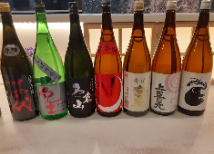焼き鳥 割烹 JIN/株式会社安田物産 求人 お酒の種類は豊富に取り揃えているので、お酒の勉強ができる環境です。