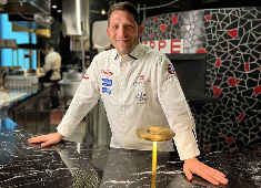 『Pizzeria da peppe NAPOLI STA'CA"』『RistoPizza by Napoli Sta' Ca''』etc.／株式会社Ferdy.E 求人 スタッフの活躍の場を広げる意味で、今後も出店を含め展開も計画！“人ありき”で色々な事を決定していきたいと思います！