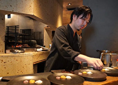 RHグループ　飲食事業部 求人 様々なジャンルの経験を持ったスタッフが在籍しているため、様々な勉強ができる環境です。