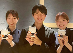 「熊の焼鳥jr. 下高井戸」「熊の焼鳥 中目黒」 求人 食べログ【日本の百名店】人気焼鳥ランキングにて、2年連続で第1位に選出されるほどの名店です。