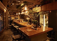 「三茶呑場マルコ」「食堂かど。」etc／株式会社2TAPS 求人 決して長くはない営業時間の中でも、多くのお客様にお越しいただき、くつろぎのひと時をお楽しみいただいております。