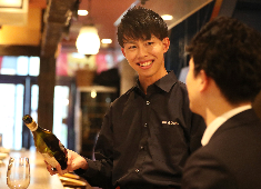 株式会社聚楽 求人 洋食・スペイン・和食・居酒屋部門と幅広く展開！一つのジャンルに囚われず、色々経験できるのは大手企業ならではの魅力◎