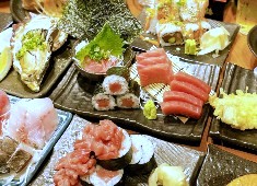『鮨ト酒 春田屋』／株式会社グリーンコーポレーション 求人 【写真はイメージです】定番～オリジナルまで鮮魚を活かした料理を提供予定！