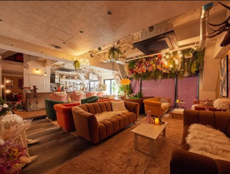YOLO cafe＆shisha／株式会社レストレ 求人