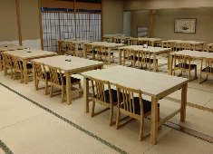 木都里亭 求人 落ち着いた空間を演出した店内。将来のあなたの活躍するステージです！ワクワクしてきませんか！
