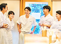 『Pizzeria & Italian CONA』『焼売のジョー』『らぁ麺 はやし田』etc.／株式会社INGS(イングス)　【東証グロース上場企業】 求人 技術や知識、ノウハウ面ももちろん優遇させていただきますが、コミュニケーション能力や素直さ・誠実さも大切な採用基準！
