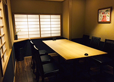 株式会社木花／『日本酒・和食処 神田木花（本店）』『木花別邸 つぼみ』『木花 はなれ』 求人 【木花 はなれ】個室5部屋のみの為落ち着いた雰囲気の中勤務可能！本物の懐石料理とおもてなしの心溢れる接客を提供中。