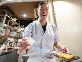 YOKOHAMA KUSHIKOBO GROUP（横浜串工房、横浜商店、今村商店、マルギン、こなひきじじい、他） 求人 割烹店や懐石料理などでの経験者も活躍しています。食材の仕入れから調理まで、料理経験をしっかりと活かせる環境です！