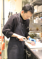 焼肉専科 肉の切り方／株式会社 明治座フードコミュニティー 求人