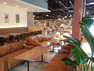 IAMCoffee Pizzeria&Cafe／株式会社今井書店 カフェ事業 求人 ホールの事前研修では、コーヒーのおいしい入れ方などを一からしっかりレクチャーし、実技練習をしていただきます。