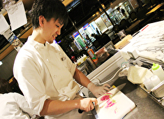 株式会社ラムラ 求人 料理長、店長を目指して応募いただける方大歓迎です。店舗展開しているからこそ、キャリアアップ可能です。