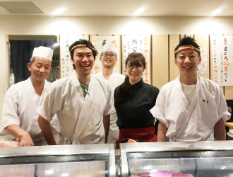 恵比寿 鮪家（つなや）／堺藤グループ 求人 和食や居酒屋の経験者を歓迎！技術や人柄を大切にするので、年齢は不問。ベテランさんも活躍してください。