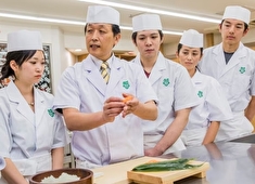 『東京すしアカデミー』etc.／東京すしアカデミー株式会社 求人 あなたの職人技とコミュニケーション力を、また違ったステージで存分に発揮できる職場！