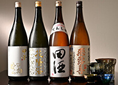 寿司　肴　地酒　天晴 求人 日本酒は豊富な銘柄を用意。料理に合うお酒をお楽しみいただけます。