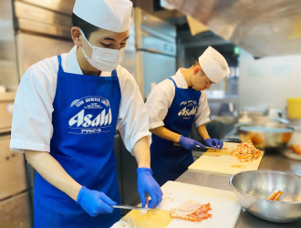 銀座 久兵衛 チーム制で仕事をするからこそ、働く上でのハードルは決して高くはありません。まずはお問合せください！