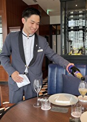 ヒルトン横浜 求人