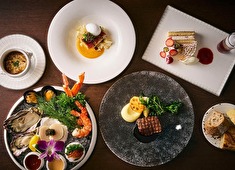 ヒルトン横浜 求人 横浜No.1レストラン
手づくりにこだわったシーズナリティ溢れる料理が魅力。料理やビバレッジの知識向上ができる！