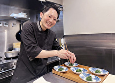 『紀茂登 (きもと)』『橙 (TOU)』／TREリゾーツ株式会社 求人 お客様がいない時間帯は冗談を言い合ったり、早く帰れるように全員で協力し合うなど、和気あいあいと楽しく働いています！