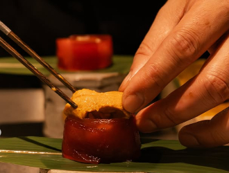 「TOMO BANYA」他／大東企業株式会社 求人 下積み期間は最速・最短！いち早く現場で活躍できる研修制度で、手間と時間を惜しまず作る伝統の料理を継承します。