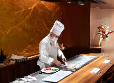 鉄板焼ダイニング 知喜多 蒲田駅前店／株式会社 水信ブルックス 求人 海外でも「Teppanyaki」として知られるこの文化を、一緒に発信していきましょう。
