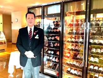 SPA&HOTEL舞浜ユーラシア／株式会社武蔵野 求人 若手スタッフが中心となり、明るく元気な接客をしています♪ベテランソムリエも在籍しており、ワインの知識も学べます◎