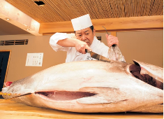 日本橋海鮮丼 つじ半／株式会社MTK 求人 国内外に展開する会社だからこそ、多方面でのチャンスが多いので、将来の選択肢も確実に広がっていきます！
