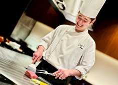 『鉄板焼 しろや 銀座亭』／株式会社ジーノエマリオ 求人 卓越した経験値は必要なし！（あれば勿論優遇）基礎からお教え出来る制度・環境が揃っているから安心してご応募下さい！