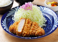 和幸株式会社 求人 各ブランドごと個性あふれ、連日、お客様には大好評です。料理は素材と手作り、両方にこだわっています！