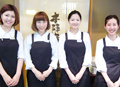 「本陣房本店」「味喜庵」「魚祥」etc／本陣房グループ 求人 スタッフ一人ひとりを大切にする社風です。