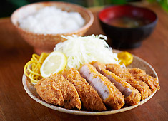 おにぎり専門店 こめ笑／株式会社ジオンパーソナルサポート 求人 「長時間労働が当たり前」の飲食店の固定概念をなくし、本当に働きやすい環境を整えています！定着率も良く、長く働けます