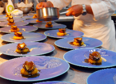 ニューオータニイン横浜プレミアム 求人 若手中心のスタッフ構成なのでフランクな人間関係で働きやすい環境。