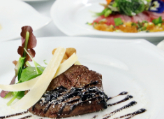 ニューオータニイン横浜プレミアム 求人 JR桜木町駅から徒歩1分。駅に隣接しているホテルなので通勤も楽です。