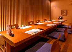 『橙や 小平本店』『古民家ダイニング 橙や 国分寺店』etc.／株式会社橙や 求人 落ち着いた雰囲気の中で食事を楽しめるから、記念日などのご利用も多く、特別な1日を彩る仕事が出来る場所！