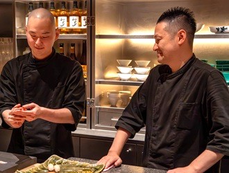 大東企業株式会社（寿司部門） 求人 下積み期間は最速・最短！いち早く現場で活躍できる研修制度で、手間と時間を惜しまず作る伝統の料理を継承します。