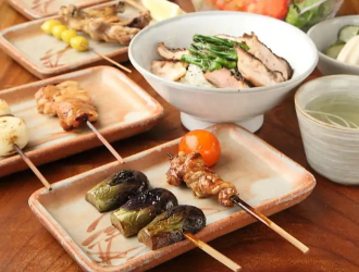 とり喜有限会社 店主おまかせの「鶏懐石」コースが中心ですが、アラカルトでも注文可！希少部位も取り扱っています。