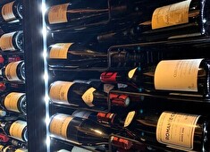 焼肉　X（テン）／株式会社Mark＆West 求人 ワインの知識が豊富な方歓迎いたします。ソムリエ等の有資格者は優遇します。