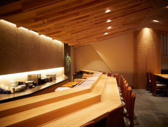 「SUSHI TOKYO TEN、」「まんてん鮨」「すし天」「すし笑」／株式会社シーエージェント 求人 どのお店も衛生的で清潔感があり、キレイで居心地の良い空間。しっかりとお店を作り込んでいます。