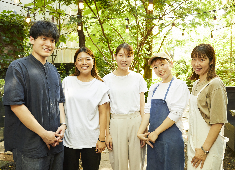 株式会社GREENING【新規ブランド開業プロジェクト】 求人 【既存店スタッフ】多様な経験を持つスタッフが各々の長所を活かして笑顔で活躍する会社です！